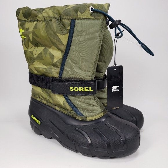 water resistant snow boots